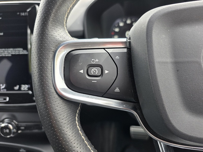 Volvo XC40 D3 R-Design Pro - U3657