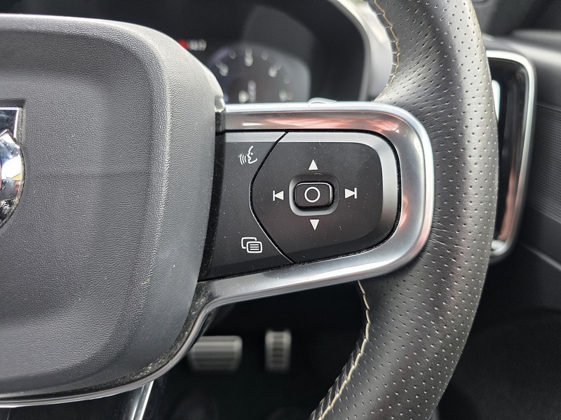 Volvo XC40 D3 R-Design Pro - U3657