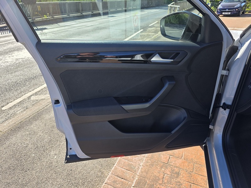 Volkswagen T-Roc TDI Black Edition - U3674