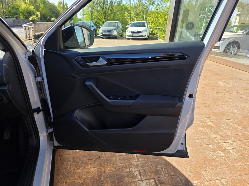 Volkswagen T-Roc TDI Black Edition - U3674