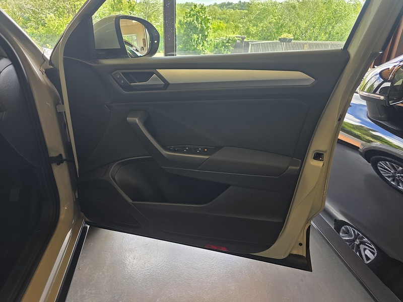 Volkswagen T-Roc TDI Life - U3677