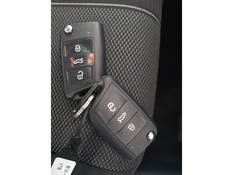 Volkswagen T-Roc TDI Life - U3677