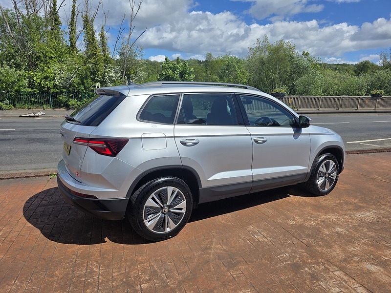 Skoda Karoq TDI SE Drive - U3679