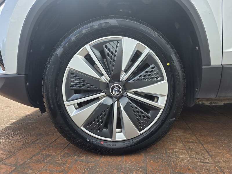 Skoda Karoq TDI SE Drive - U3679
