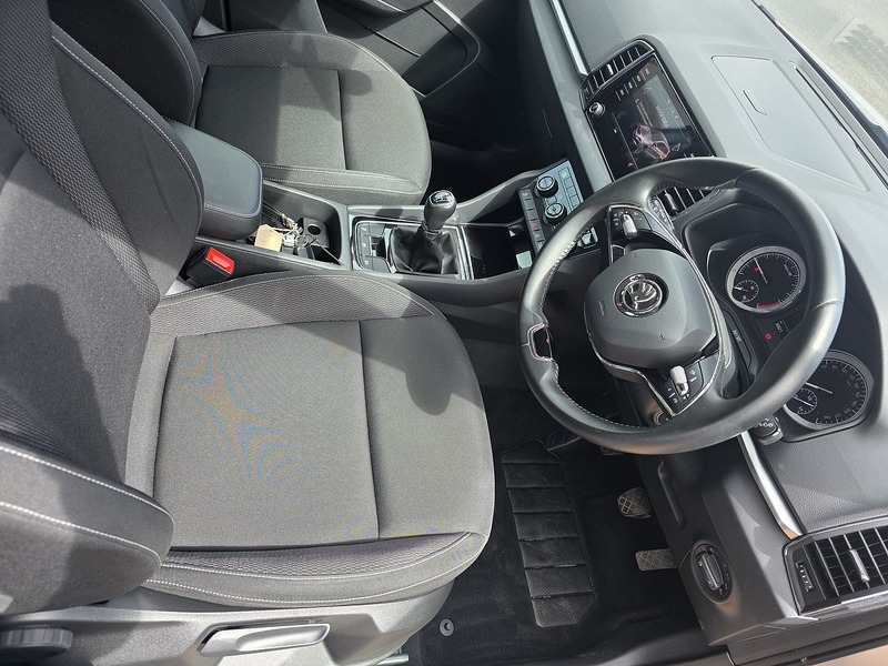 Skoda Karoq TDI SE Drive - U3679