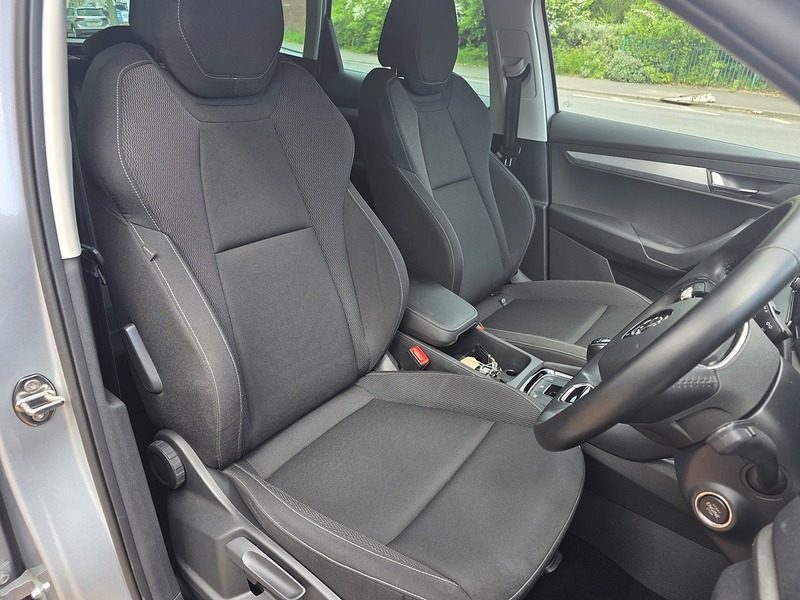 Skoda Karoq TDI SE Drive - U3679