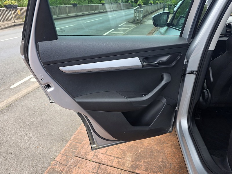 Skoda Karoq TDI SE Drive - U3679