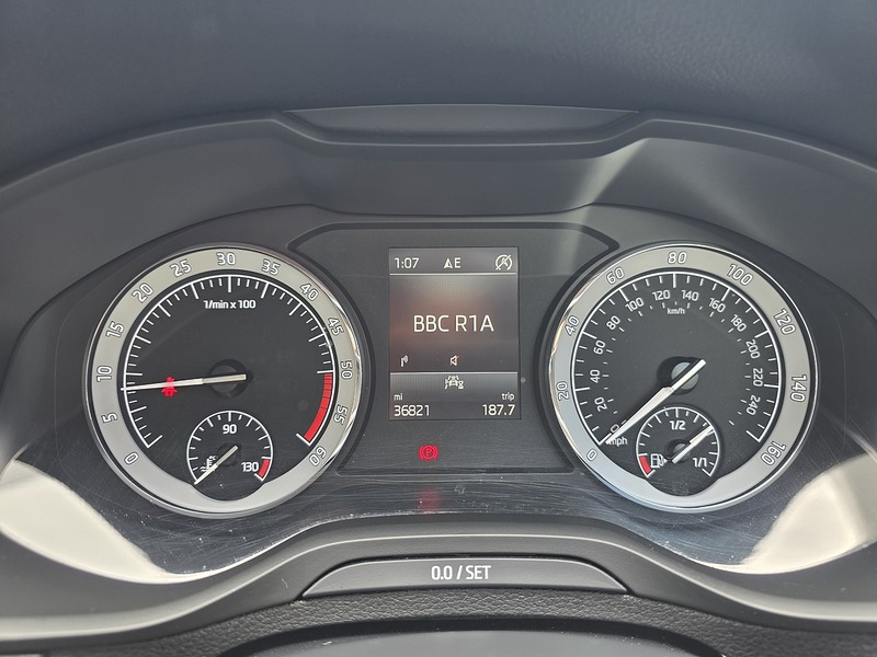 Skoda Karoq TDI SE Drive - U3679