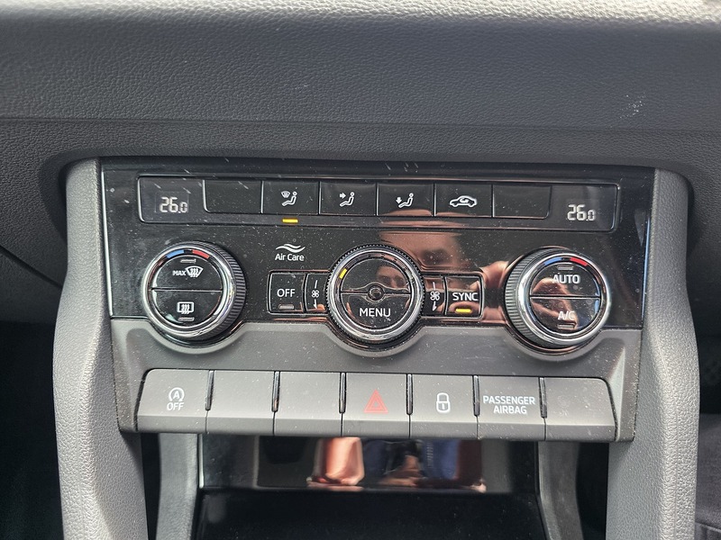 Skoda Karoq TDI SE Drive - U3679