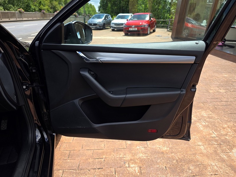 Skoda Octavia TSI S - U3682