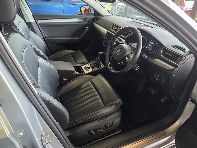 Skoda Superb TDI SE Technology - U3683