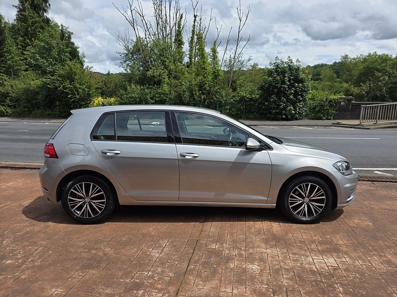 Volkswagen Golf TDI SE - U3687