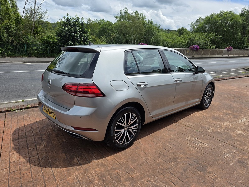 Volkswagen Golf TDI SE - U3687