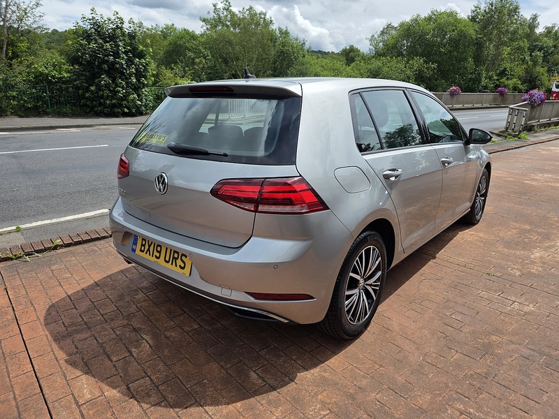 Volkswagen Golf TDI SE - U3687