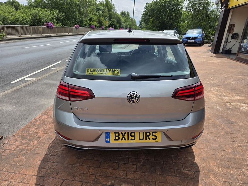 Volkswagen Golf TDI SE - U3687