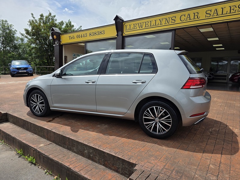 Volkswagen Golf TDI SE - U3687