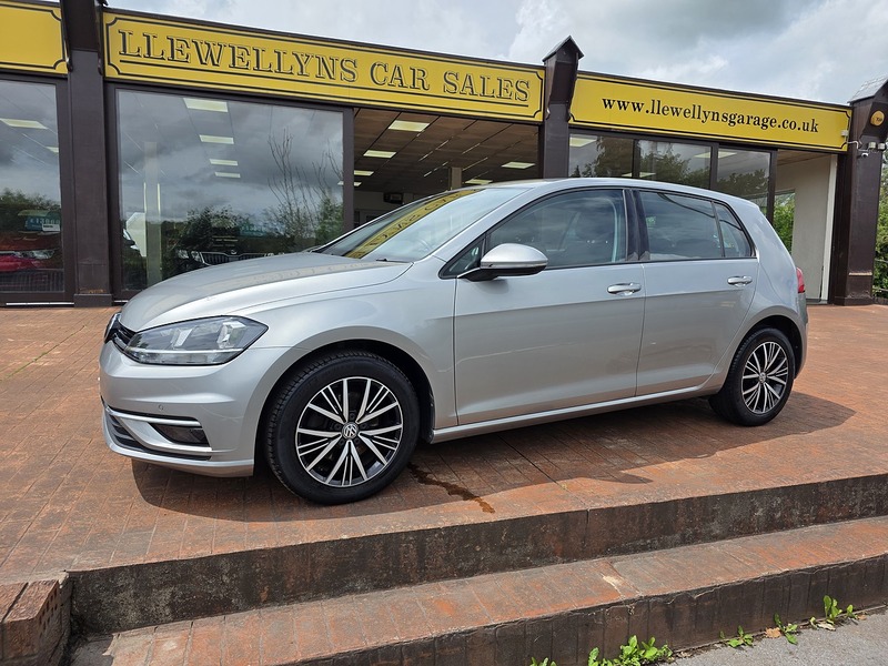 Volkswagen Golf TDI SE - U3687