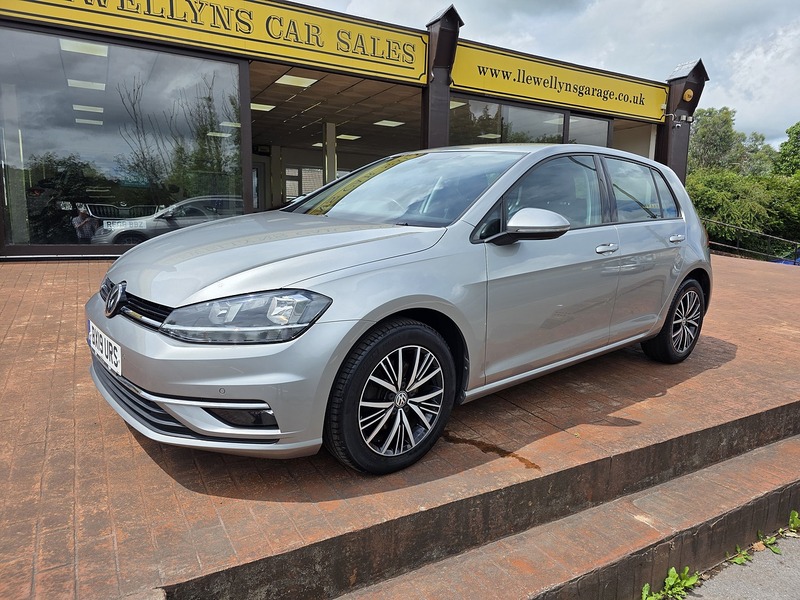 Volkswagen Golf TDI SE - U3687