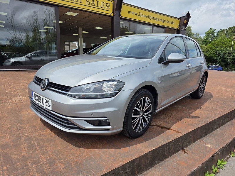 Volkswagen Golf TDI SE - U3687