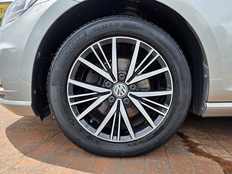 Volkswagen Golf TDI SE - U3687