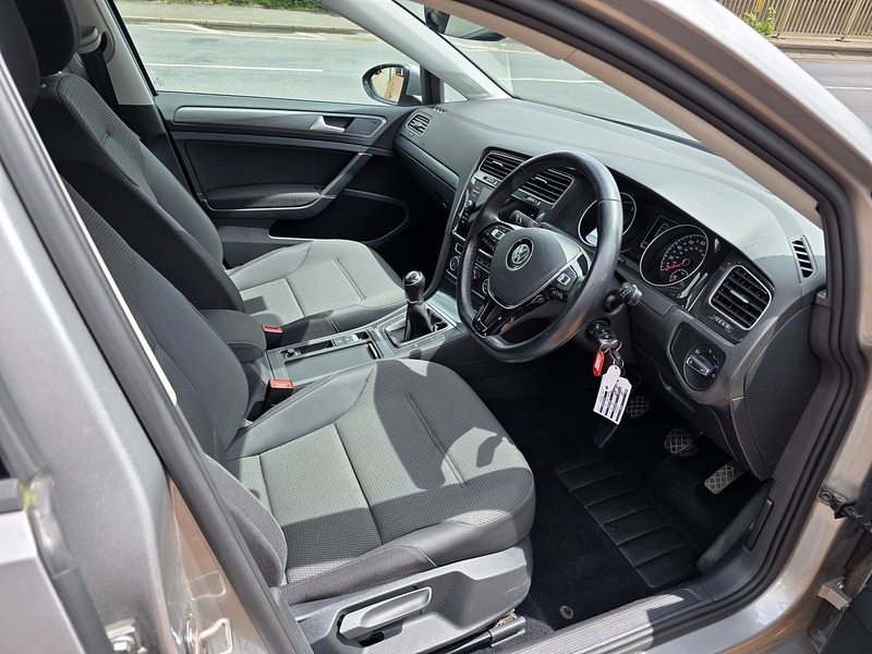 Volkswagen Golf TDI SE - U3687