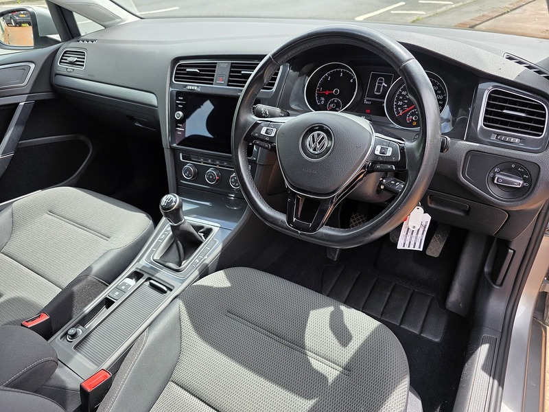 Volkswagen Golf TDI SE - U3687