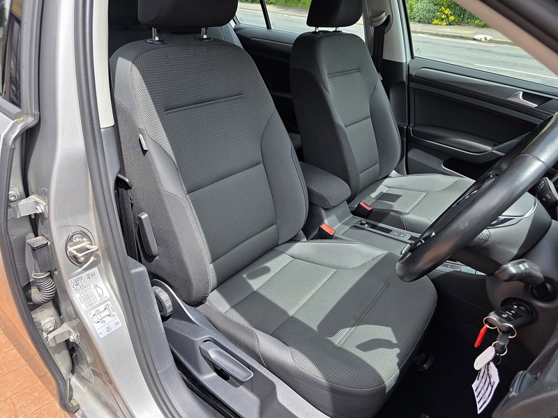 Volkswagen Golf TDI SE - U3687