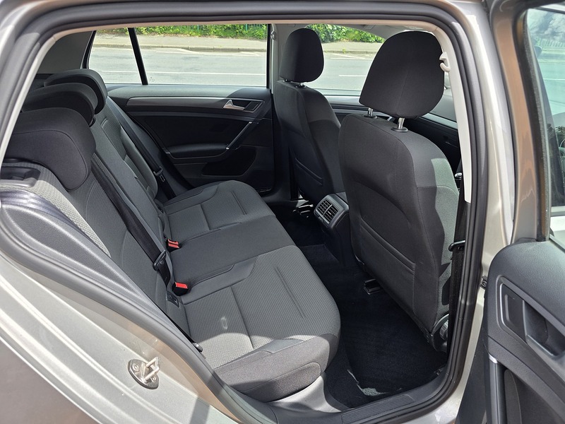 Volkswagen Golf TDI SE - U3687