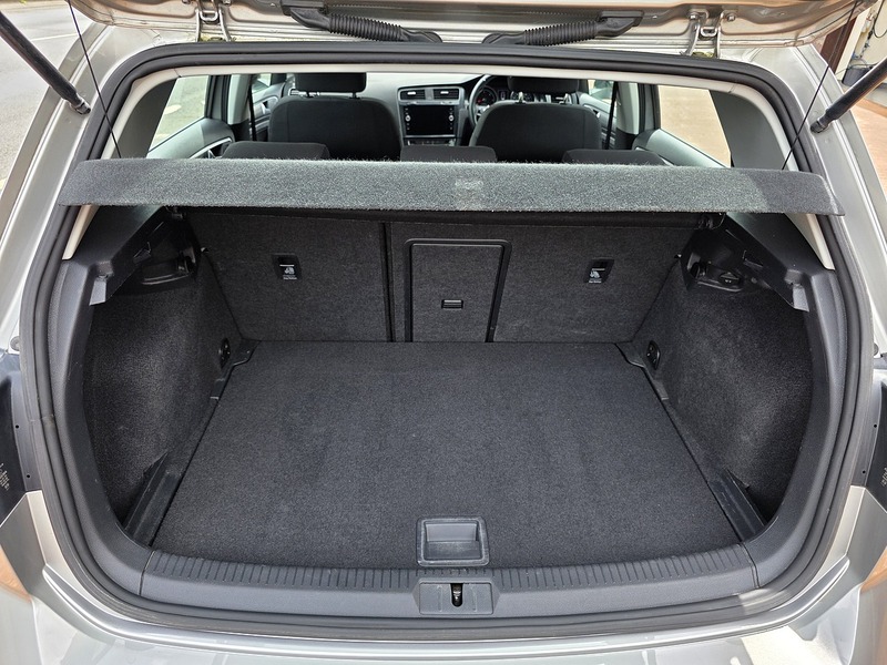 Volkswagen Golf TDI SE - U3687