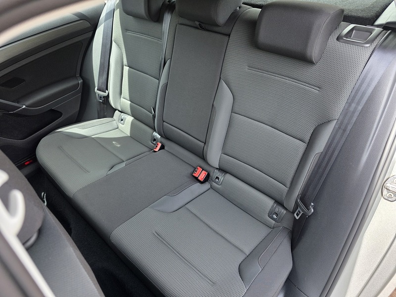 Volkswagen Golf TDI SE - U3687