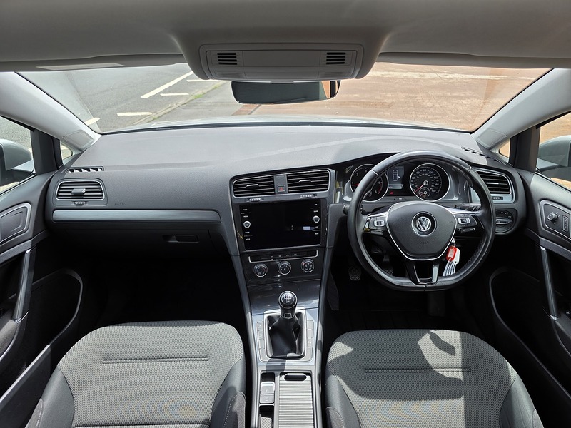 Volkswagen Golf TDI SE - U3687