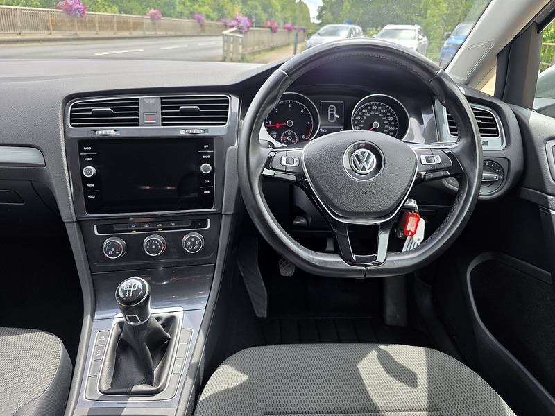 Volkswagen Golf TDI SE - U3687