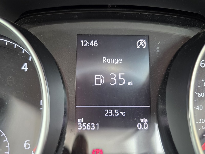 Volkswagen Golf TDI SE - U3687