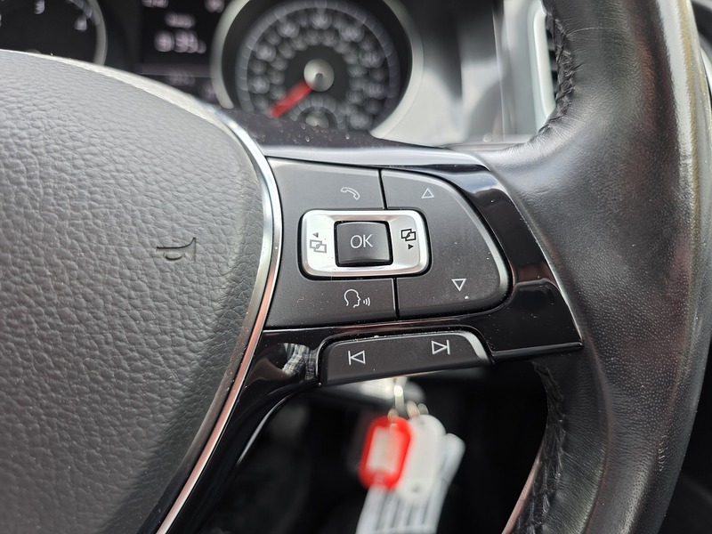 Volkswagen Golf TDI SE - U3687