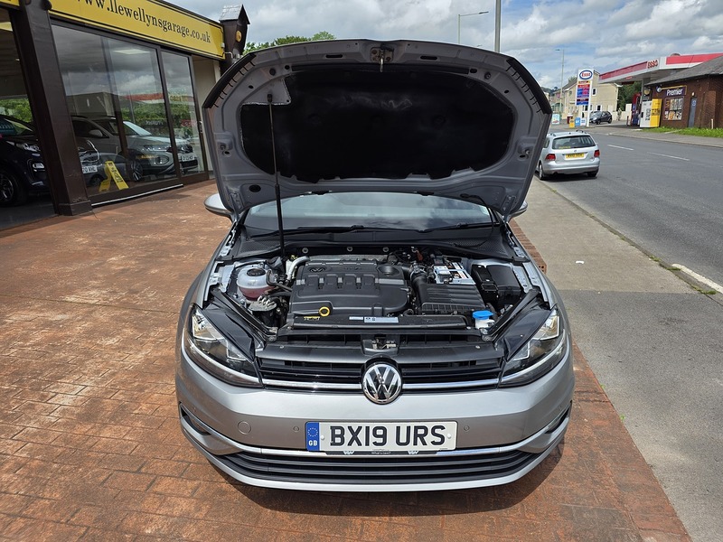 Volkswagen Golf TDI SE - U3687
