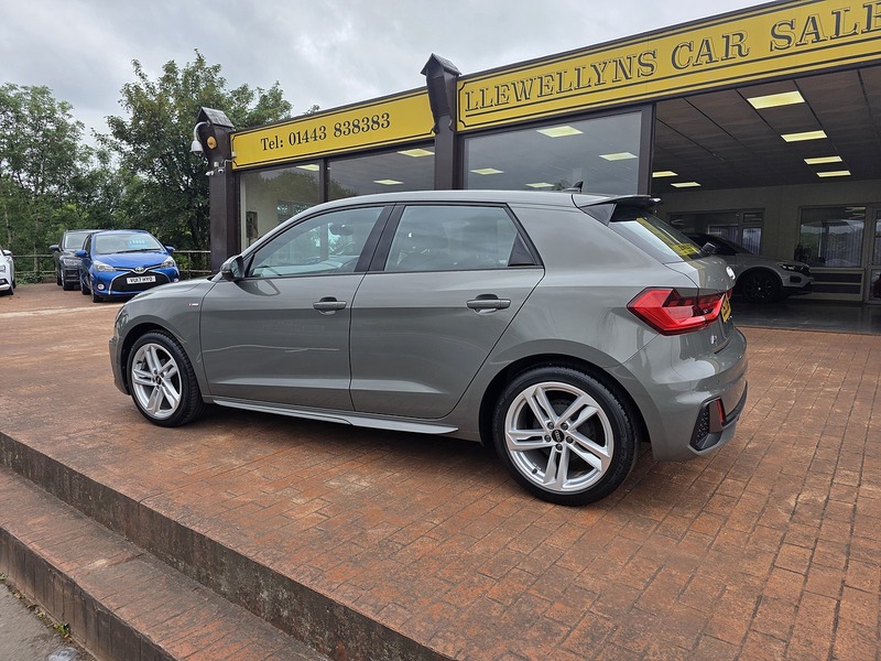 Audi A1 TFSI S line - U3690
