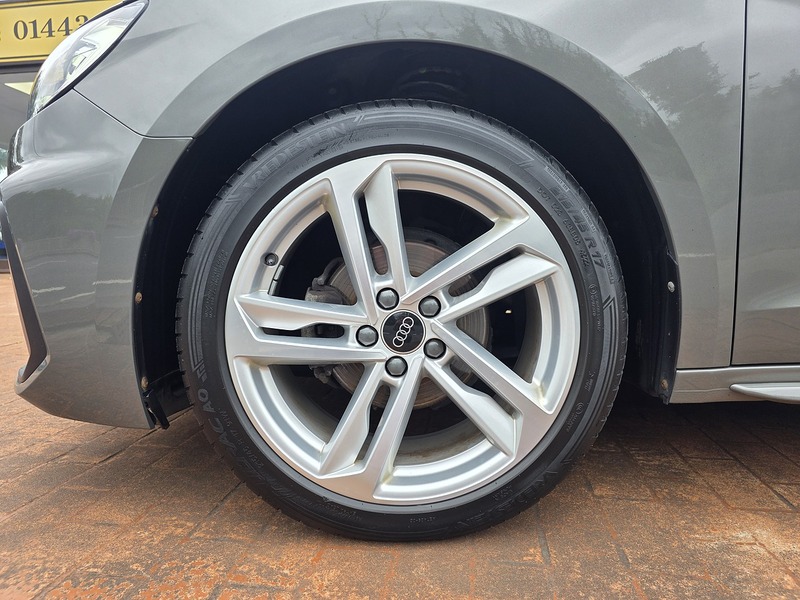 Audi A1 TFSI S line - U3690