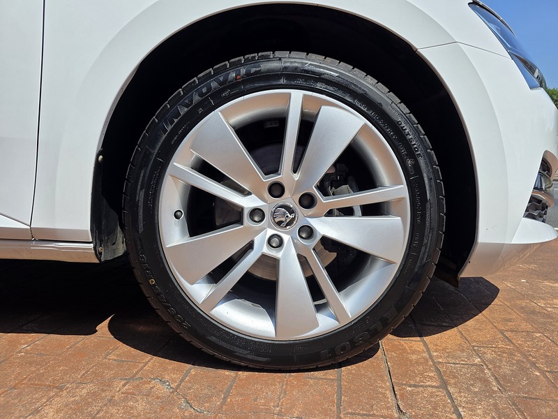 Skoda Superb TDI SE L - U3692
