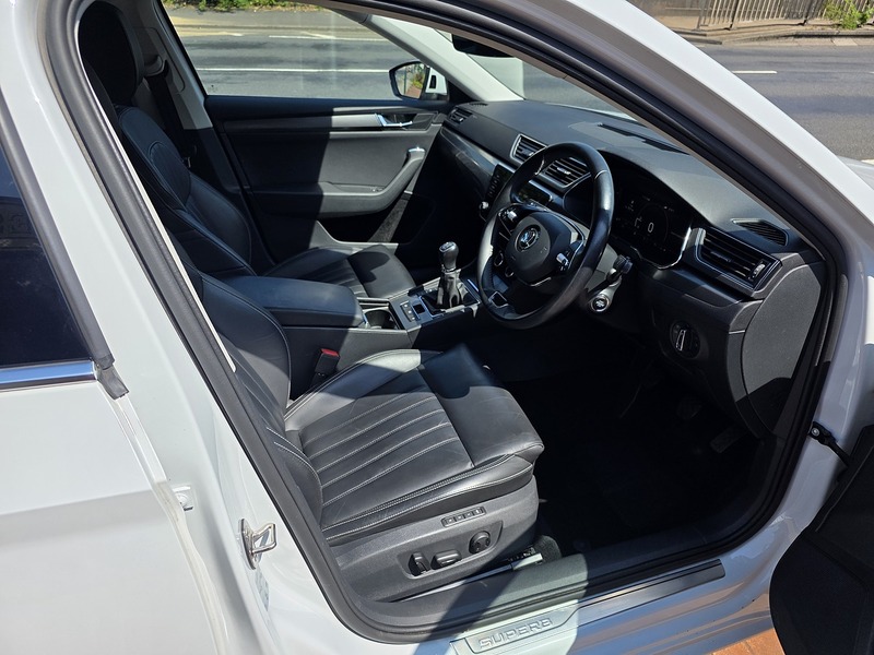 Skoda Superb TDI SE L - U3692