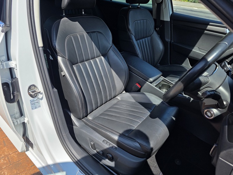 Skoda Superb TDI SE L - U3692