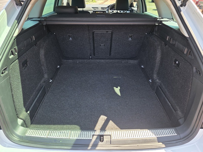 Skoda Superb TDI SE L - U3692
