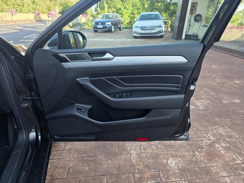 Volkswagen Passat TDI EVO SEL - U3693