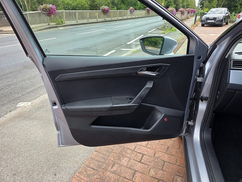 SEAT Arona TDI SE Technology Lux - U3695