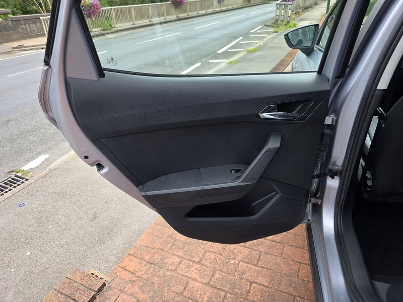 SEAT Arona TDI SE Technology Lux - U3695