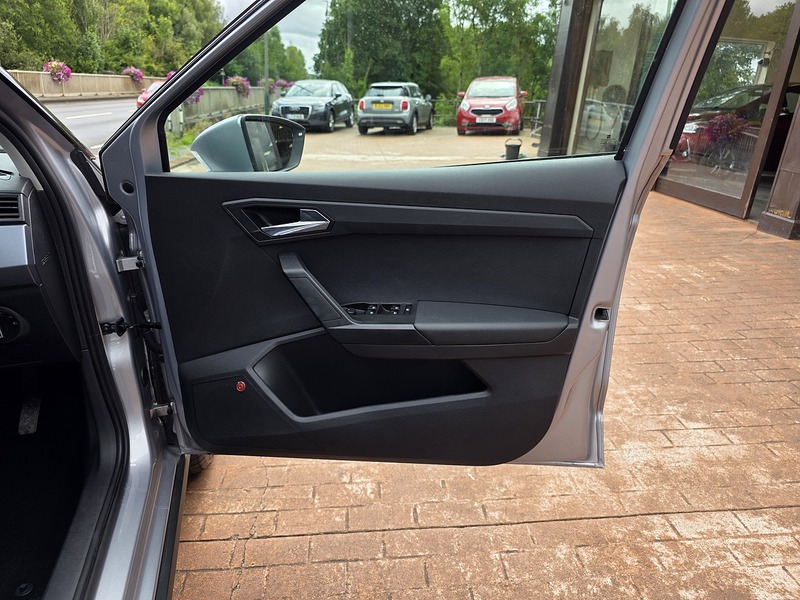 SEAT Arona TDI SE Technology Lux - U3695