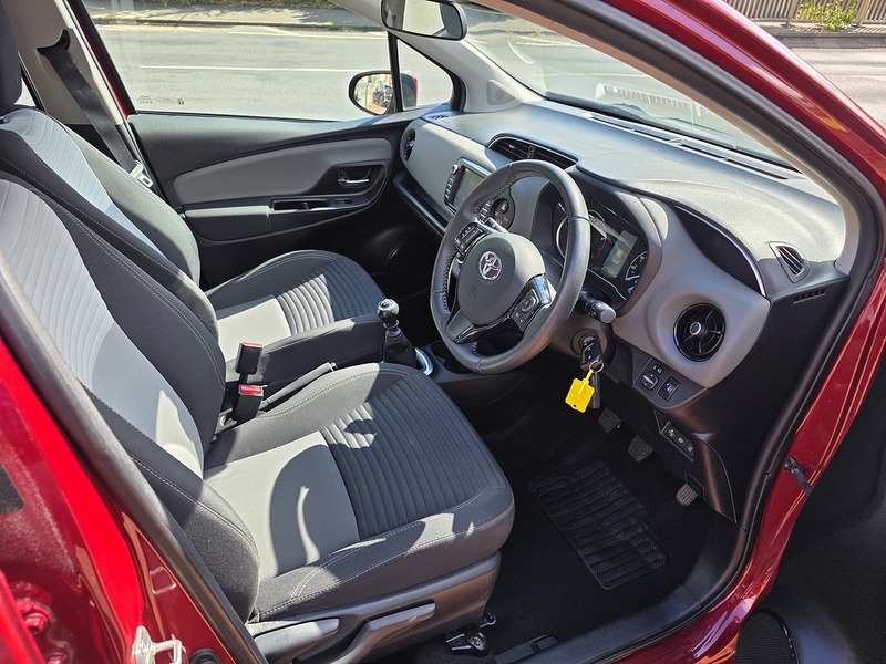 Toyota Yaris VVT-i Icon - U3703