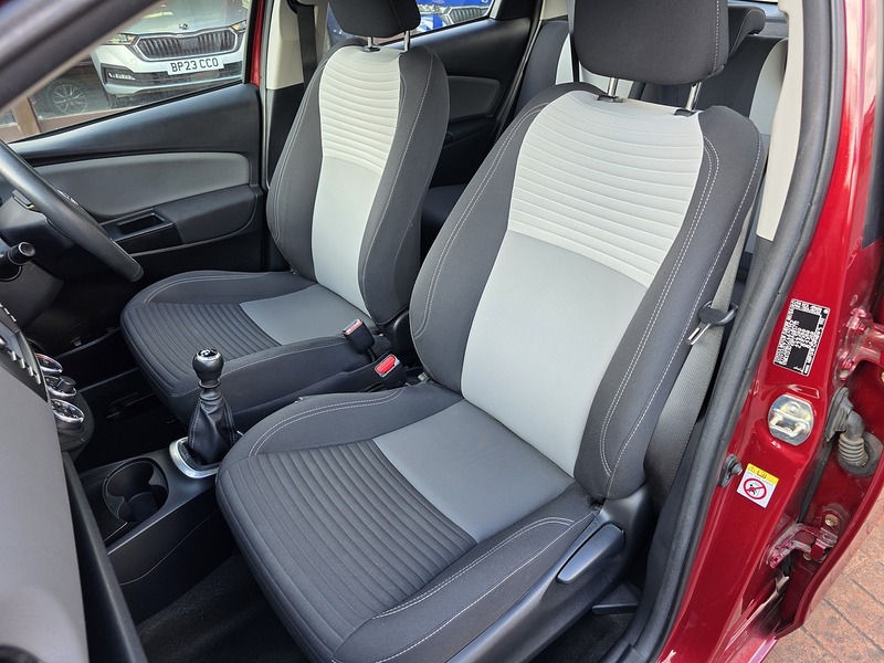 Toyota Yaris VVT-i Icon - U3703