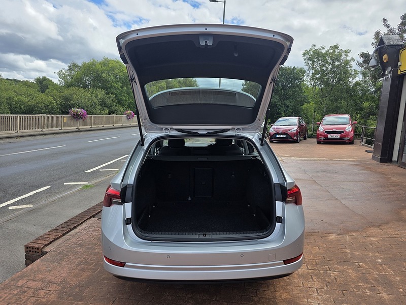 Skoda Octavia TDI SE Technology - U3704