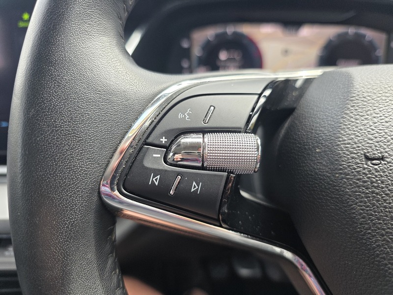 Skoda Octavia TDI SE Technology - U3704
