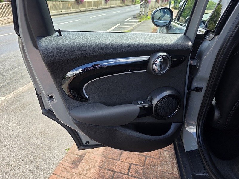 MINI Hatch Cooper Classic - U3705
